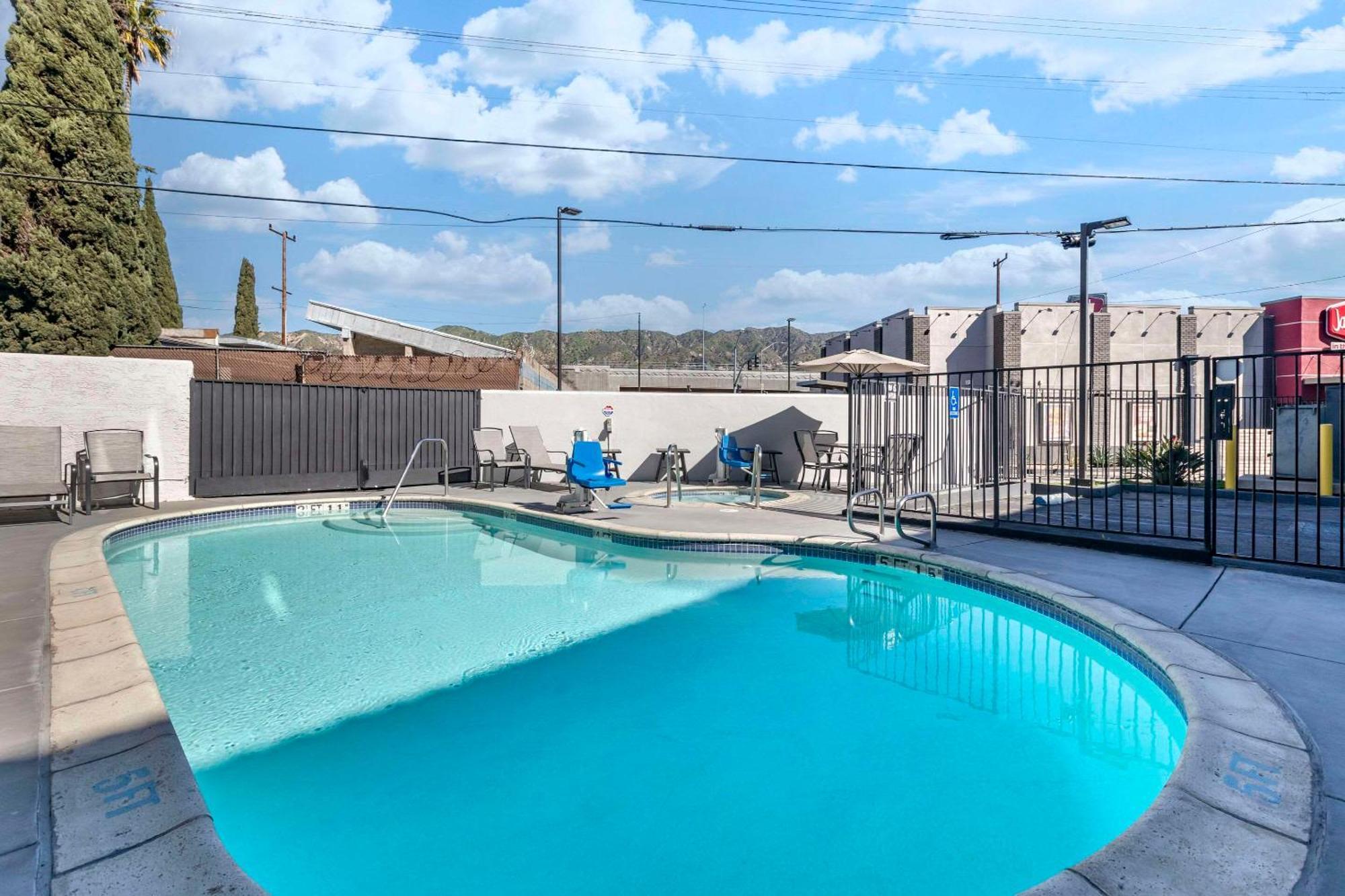 Quality Inn Burbank Airport Экстерьер фото